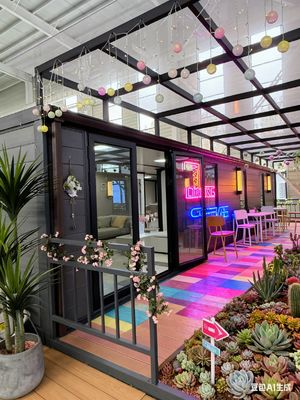 Buy 40ft Expandable Container Home with L11540 * W6060 * H2240 Mm Internal Dimensions and L11800 * W6220 * H2480 Mm Expanded Size Featuring 18 Thick Fireproof Cement Fiber Floor online manufacture